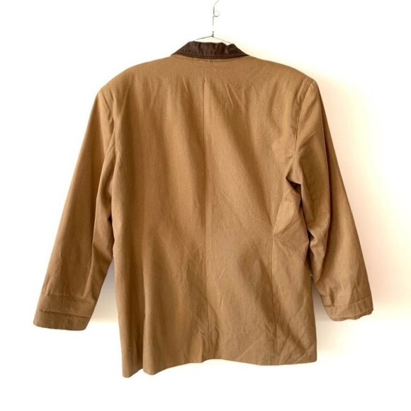 VINTAGE OVERSIZED TAN BLAZER MADE IN HONG KONG WOMEN SIZE LARGE - Picture 3 of 10